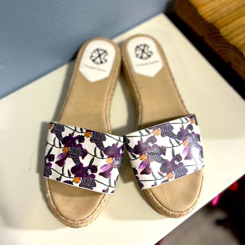 Christian Lacroix Women’s Flat Sandals Size 11 NWOT